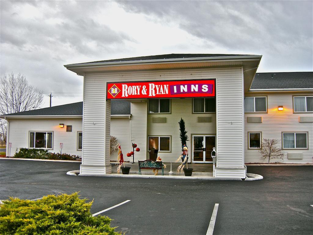 Rory & Ryan Inn Hines ภายนอก รูปภาพ